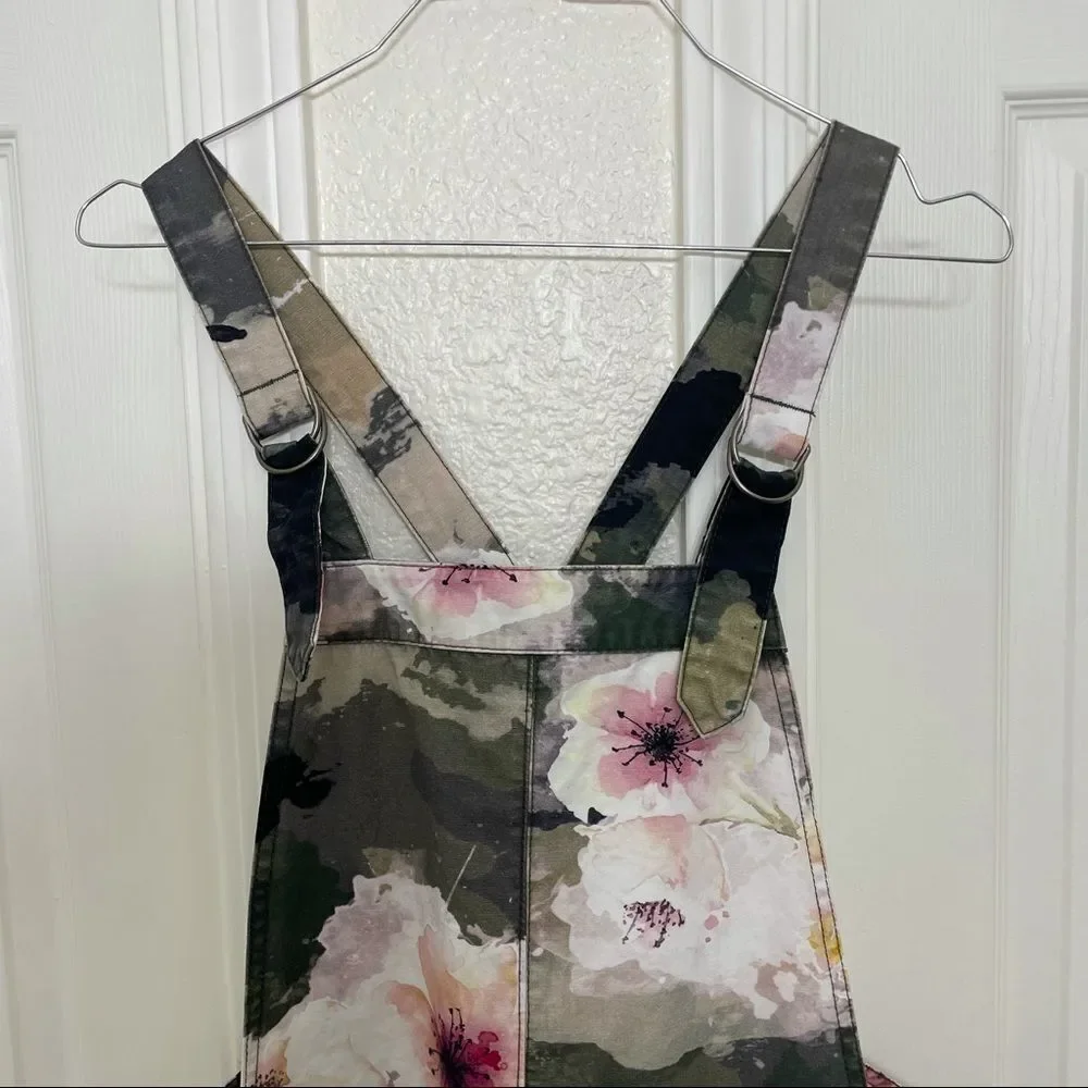 Rusty Shortalls Short Overalls Romper Green Camo and Floral Print size XS